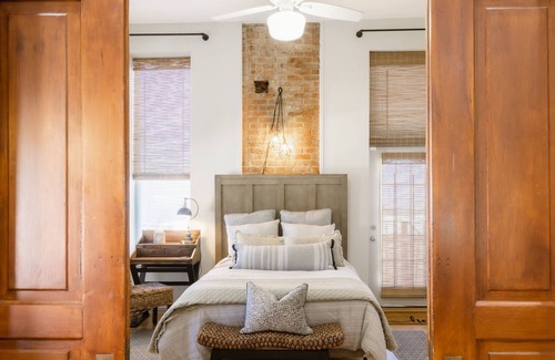 Kaufman Apartment | Stunting Loft in Historic Building