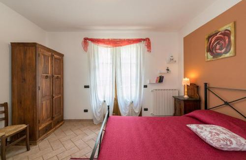 Castellina Marittima House | Stupendo rustico in pietra