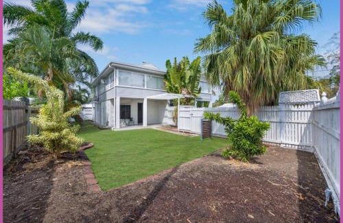 Hermit Park Apartment | Sturges Street 22 - Unit 2