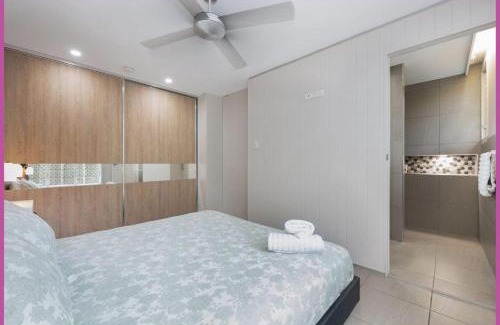 Hermit Park Apartment | Sturges Street 22 - Unit 2