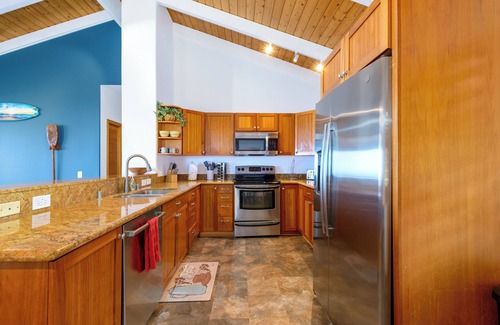 Kona Palisades House | STVR Home - Kona’s Cozy Retreat - 4Bd/3Bath/Sleep 12/Pool with AC