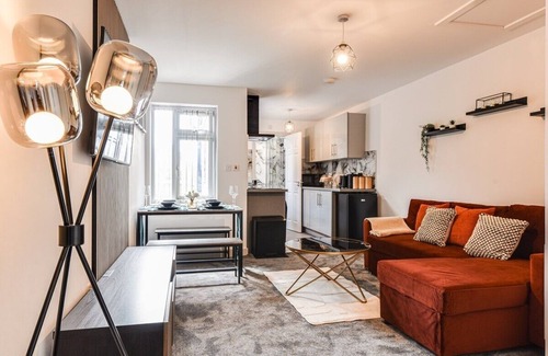 Manchester Apartment | Stylish 1-Bed Flat in Failsworth