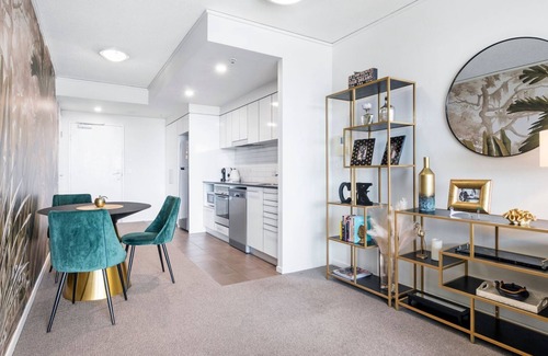 Broadbeach Apartment | Stylish 1 Bedroom Apartment in Sierra Grand - CoastHM