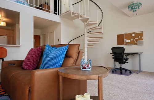 South Redondo Condo | Stylish 1-Bedroom Loft by the Ocean