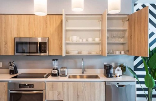 Edgewater Condo | Stylish 1BR + Den in the Heart of Miami