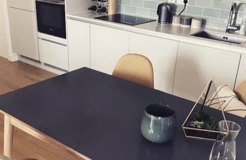 Wandsworth Apartment | Stylish 2 bed London apartment - panoramic views of London