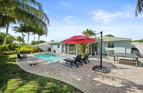 Tequesta House | Stylish 2-Bedroom, 2-Bathroom Home with Heated Pool – Just Steps from the Beach!