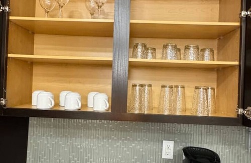 Wetmore Apartment | Stylish 2BR – 2mi to Six Flags,La Cantera & Dining