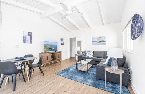 Balboa Peninsula House | Stylish 2Br Cottage W Large Patio One House From Beach By Beachview Rentals