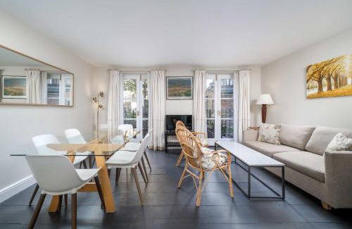 Pimlico Apartment | Stylish 2BR Flat with Garden Near Buckingham Palace