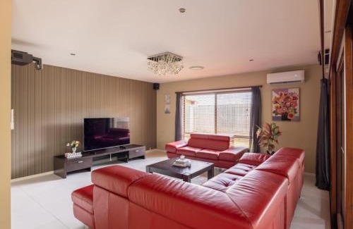 Stretton House | Stylish 2BR House for a Memorable Stay Stretton