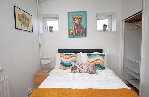 Chaucer Apartment | Stylish 3-Bedroom Apartment mins to London Bridge