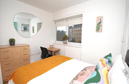 Chaucer Apartment | Stylish 3-Bedroom Apartment mins to London Bridge