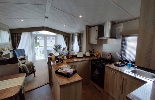 New Forest District House | Stylish 3 BR at Hoburne Bashley, New Forest, leisure PASS included