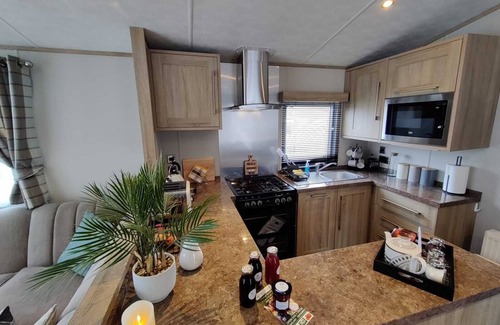 New Forest District House | Stylish 3 BR at Hoburne Bashley, New Forest, leisure PASS included