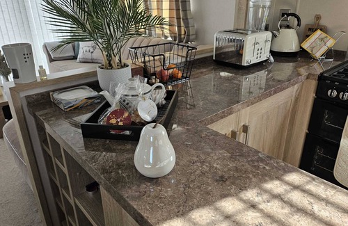New Forest District House | Stylish 3 BR at Hoburne Bashley, New Forest, leisure PASS included