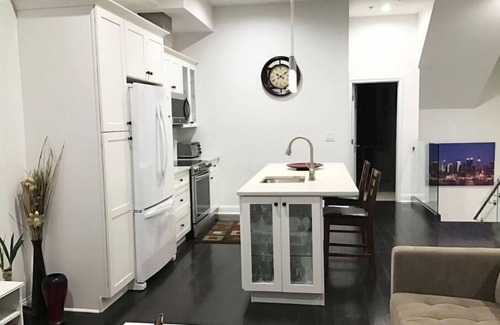 Center City Apartment | Stylish 3BD apartment with Jacuzzi