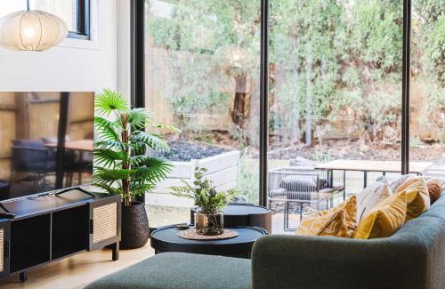Box Hill North House | Stylish 4BR Family Townhouse with Private Courtyard