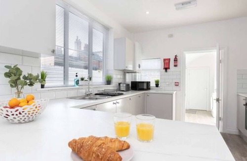 Redcar House | Stylish 5 bedroom house in Redcar which sleeps up to 10