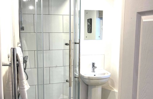 Redcar House | Stylish 5 bedroom house in Redcar which sleeps up to 10