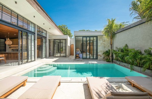 Pecatu Villa | Stylish 5BR Boho Hideaway, 5 Minutes from Bingin Beach