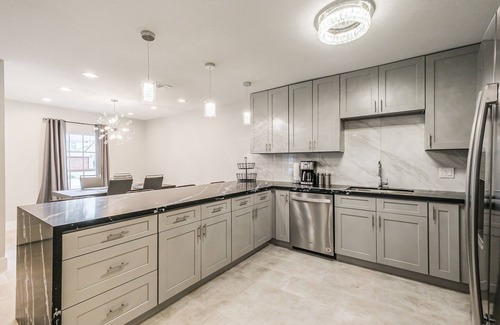 Spring Branch East House | Stylish and cozy~ springbranch.