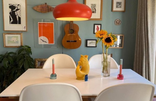 Comberton House | Stylish and eclectic home close to Cambridge city