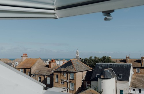 Herne Bay Apartment | Stylish and Modern 2-Bed Apartment in Herne Bay