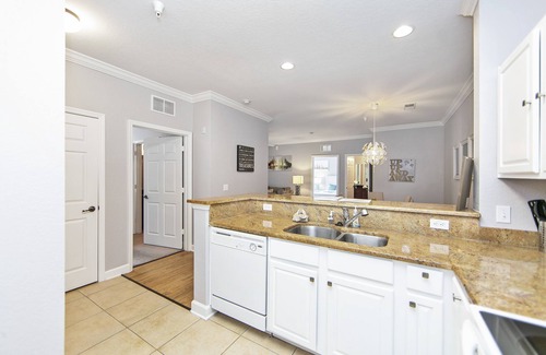 Four Corners Apartment | Stylish Apartment close to Disney, Universal and Championsgate.