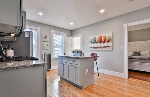 North Andover Apartment | Stylish Apartment Near Downtown & Major Highways