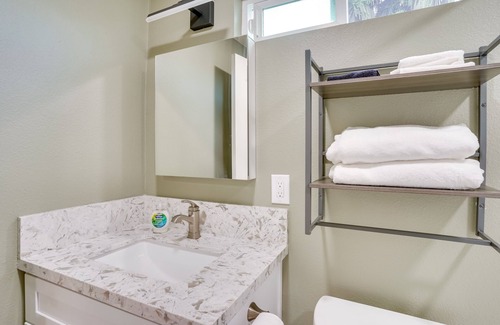 Anaheim Resort House | Stylish Back Unit in Orange