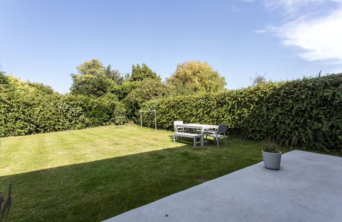 West Wittering House | Stylish beach house in West Wittering village as featured in Living Etc mag
