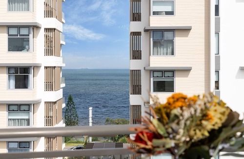 Redcliffe Condo | Stylish beachside unit 3 min walk to beach