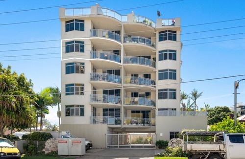 Redcliffe Condo | Stylish beachside unit 3 min walk to beach