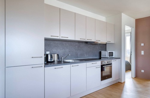 Brigittenau Apartment | Stylish Brigittenau 2BR w/Elevator & Garden, nr Shopping, by Blueground