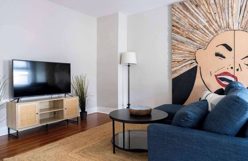 Off Broadway Apartment | Stylish Broadway Stay Near Shops & Waterfront