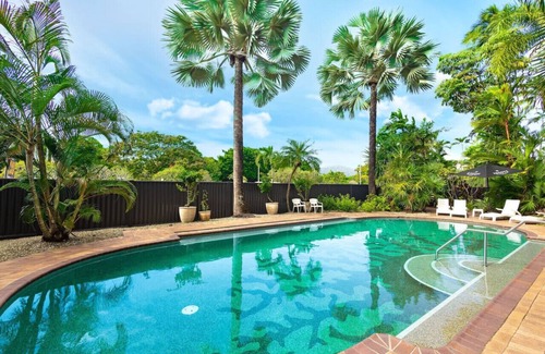 Cairns North Apartment | Stylish Cairns Studio Apartment Esplanade/Hospital
