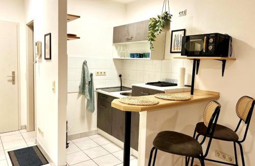 Friedrichsdorf Apartment | Stylish & central with balcony