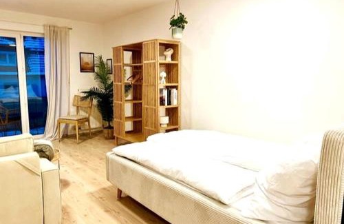 Friedrichsdorf Apartment | Stylish & central with balcony