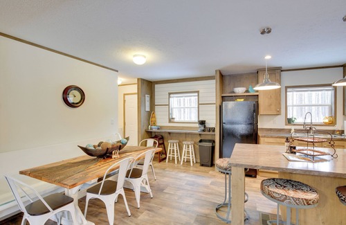 Chetek House | Stylish Chetek Hideaway w/Lake + Dock Access!