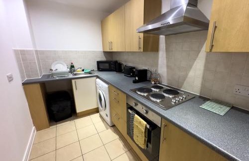 Manchester City Centre Apartment | Stylish City Centre Flat - Balcony and Parking