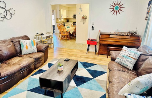 Sparks House | Stylish Comfort House|3Bedrooms|9Sleeps9