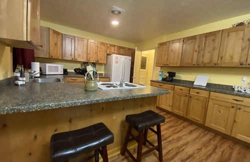 Great Falls House | Stylish Comfort in the Heart of the City"