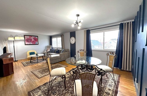 North Buffalo Apartment | Stylish & Comfy Haven near Niagara Falls ~ UB in safe Neighborhood!