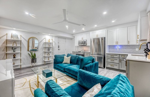 Northeast Apartment | Stylish Condo near Metro - Ideal for Long Stays/Near Metro