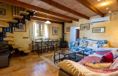 Sineu Ski Chalet | Stylish country house in the center of the island