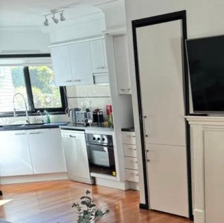 Wilston House | Stylish & Elegant 2BR Townhouse in Wilston, Brisbane