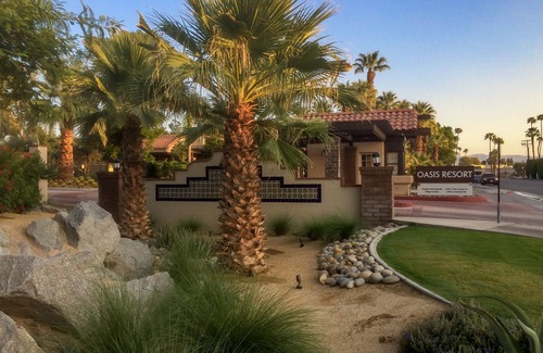 Palm Springs Condo | Stylish & Elegant Condo at the Beautiful Oasis Resort in South Palm Springs