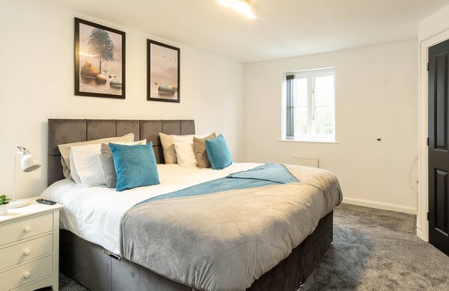 Birmingham House | Stylish Executive Home No96 - A beautiful and modern 5 bedroom house featuring 3 en-suites