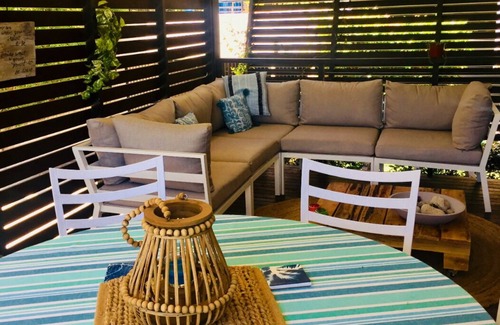 Mudjimba House | Stylish Family Beach House with aircon - 200m to the Beach